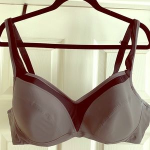Torrid underwire sports bra